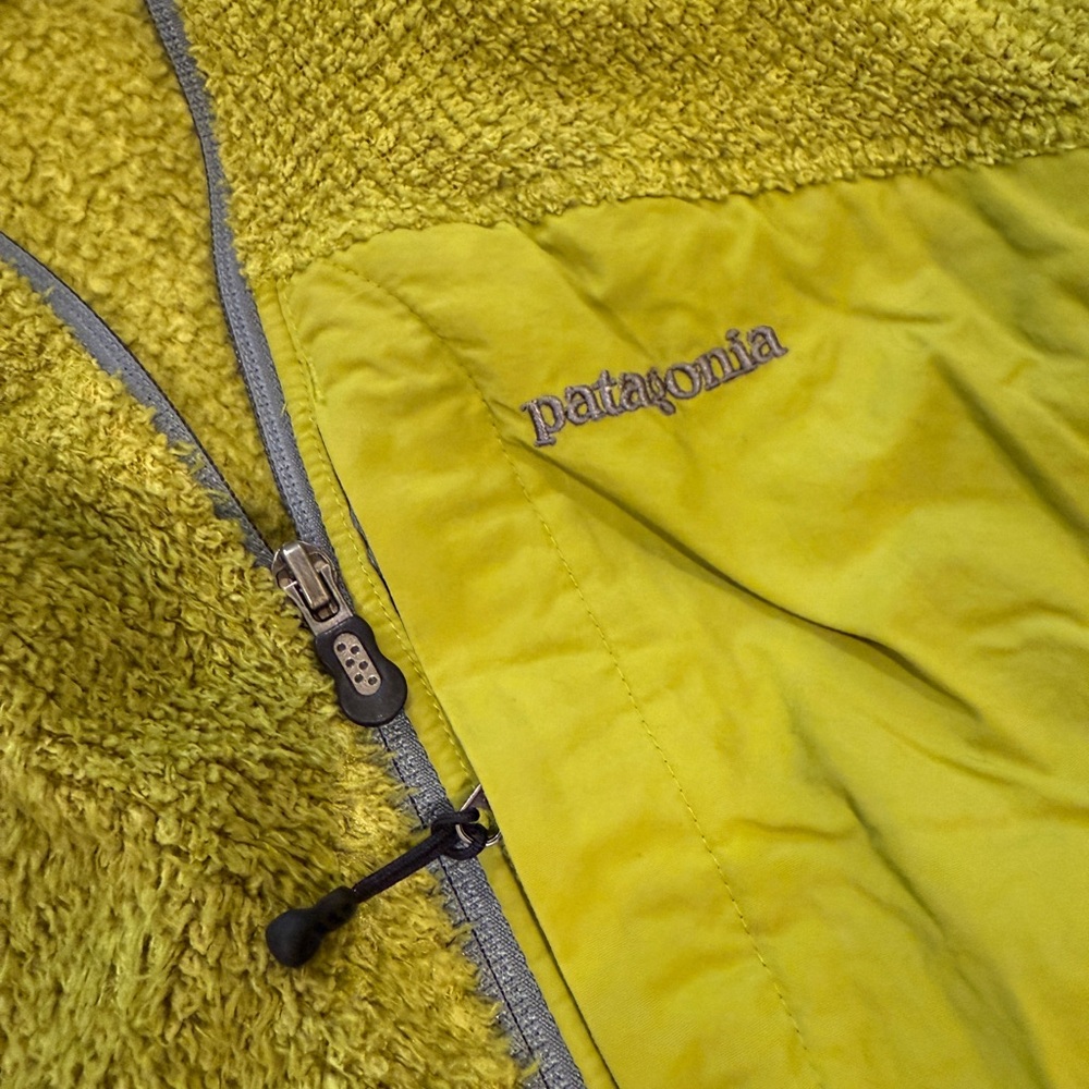 Patagonia “R” Fleece Jacket - Picture 6 of 11